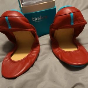 Cardinal Red tieks size 9